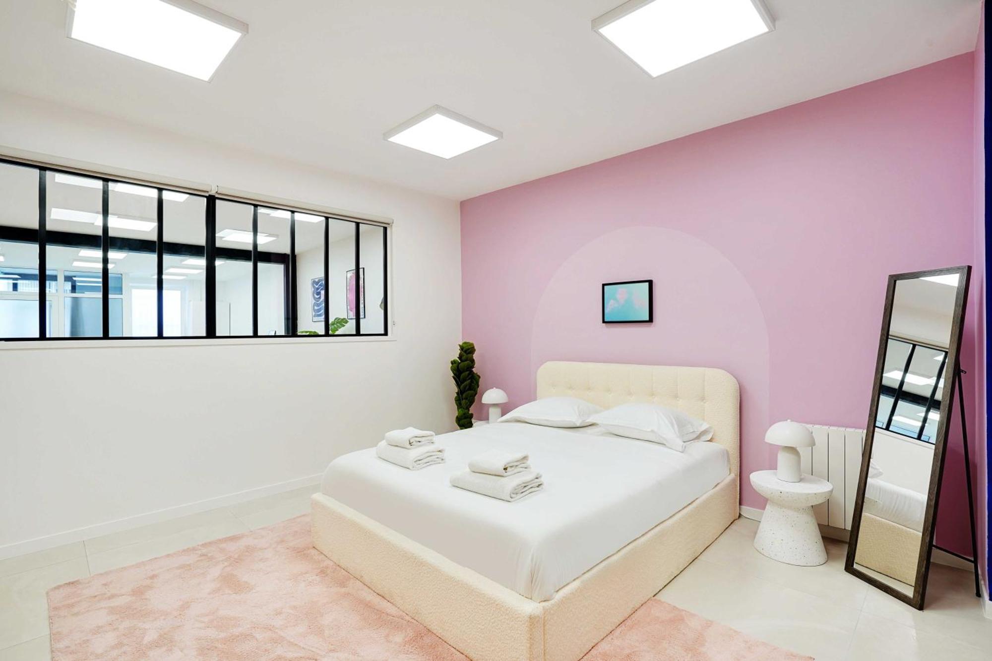 Magnificent - 2bd 6p - Belleville *